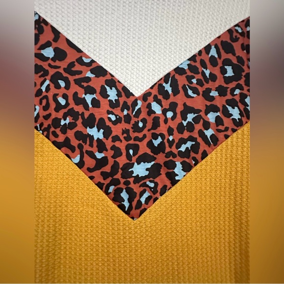 Sweater Top Shirt Woman’s Size M Yellow White Long Sleeve Knit Soft Boho Fall - Picture 8 of 11